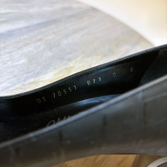 Salvatore Ferragamo Classic Black Leather Croc-Embossed Pumps Heels US Size‎ 8 - Picture 10 of 10